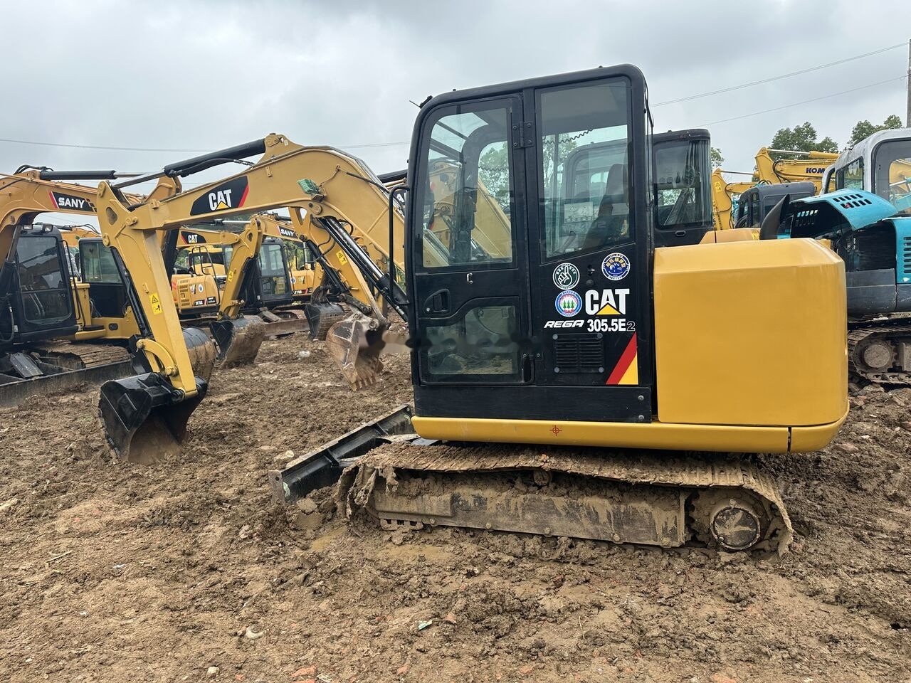 Caterpillar 305.5E - מיני מחפר: תמונה 2 Caterpillar 305.5E - מיני מחפר: תמונה 2
