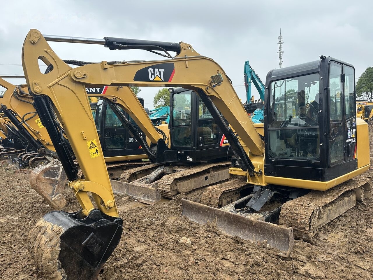Caterpillar 305.5E - מיני מחפר: תמונה 1 Caterpillar 305.5E - מיני מחפר: תמונה 1