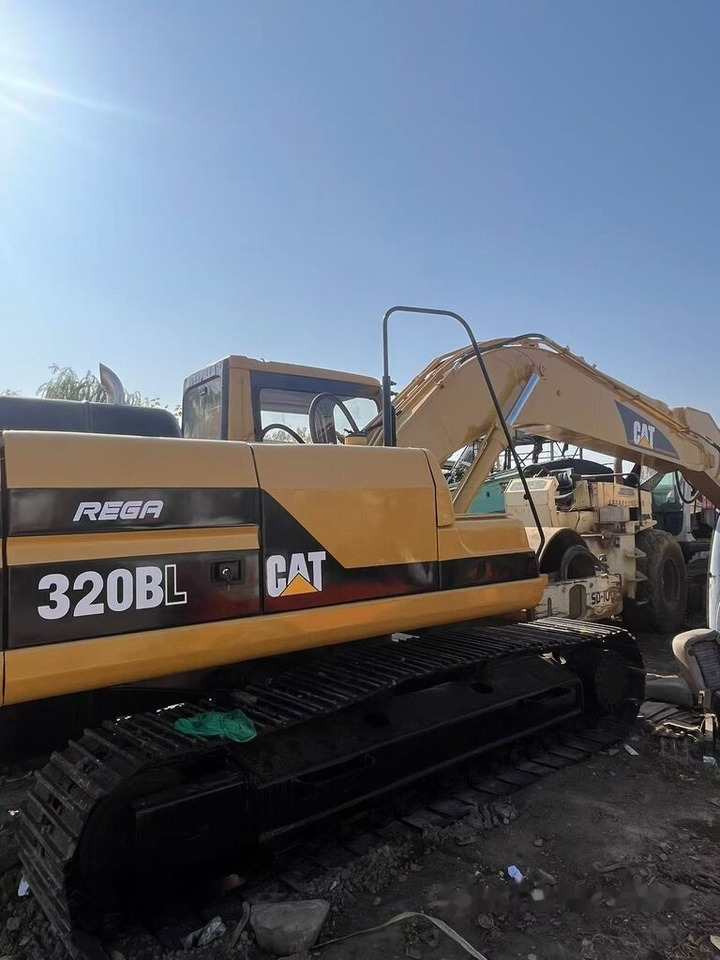 Caterpillar 320BL - מחפר סורק: תמונה 2 Caterpillar 320BL - מחפר סורק: תמונה 2