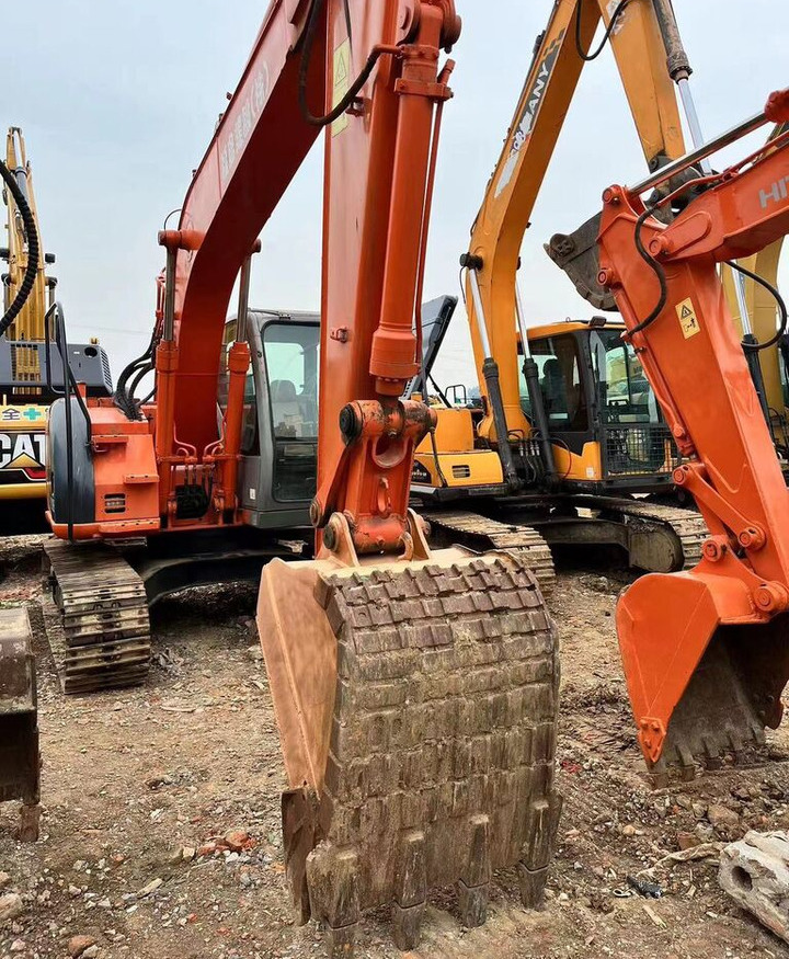 Hitachi ZX135 - מחפר סורק: תמונה 1 Hitachi ZX135 - מחפר סורק: תמונה 1