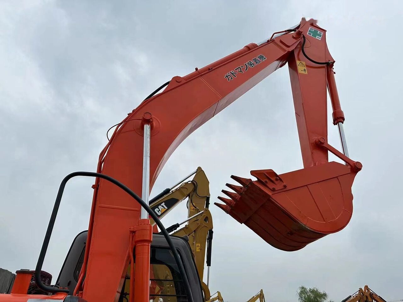מחפר סורק Hitachi ZX200: תמונה 6