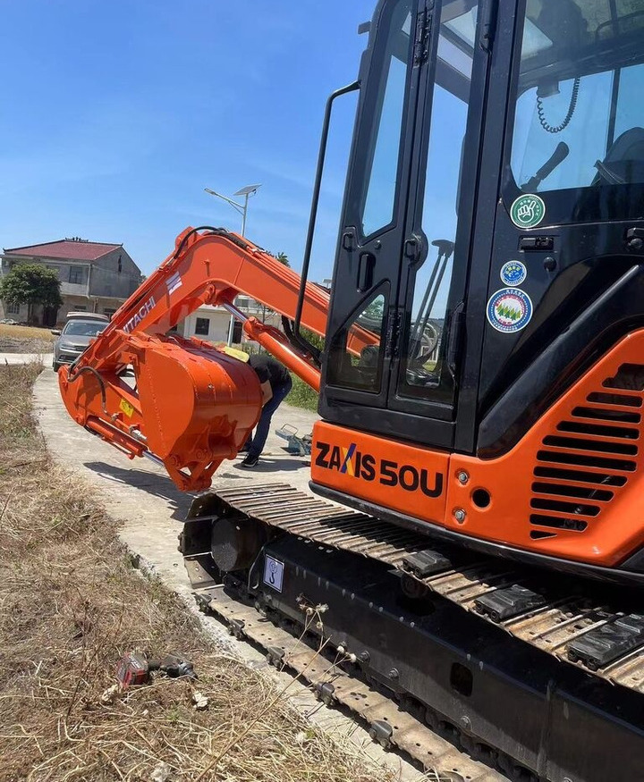 Hitachi ZX50U - מיני מחפר: תמונה 4 Hitachi ZX50U - מיני מחפר: תמונה 4