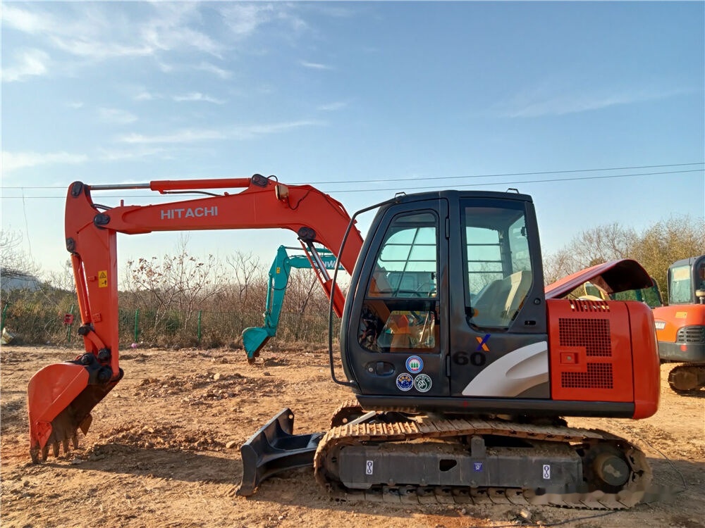 Hitachi ZX60 - מיני מחפר: תמונה 3 Hitachi ZX60 - מיני מחפר: תמונה 3