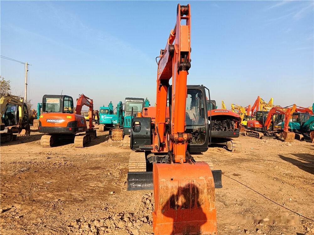 Hitachi ZX60 - מיני מחפר: תמונה 2 Hitachi ZX60 - מיני מחפר: תמונה 2