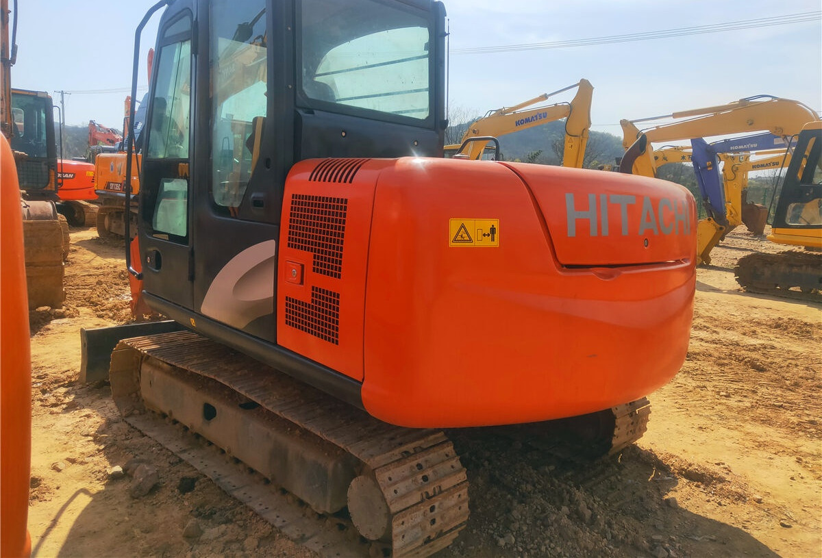 Hitachi ZX60 - מיני מחפר: תמונה 1 Hitachi ZX60 - מיני מחפר: תמונה 1