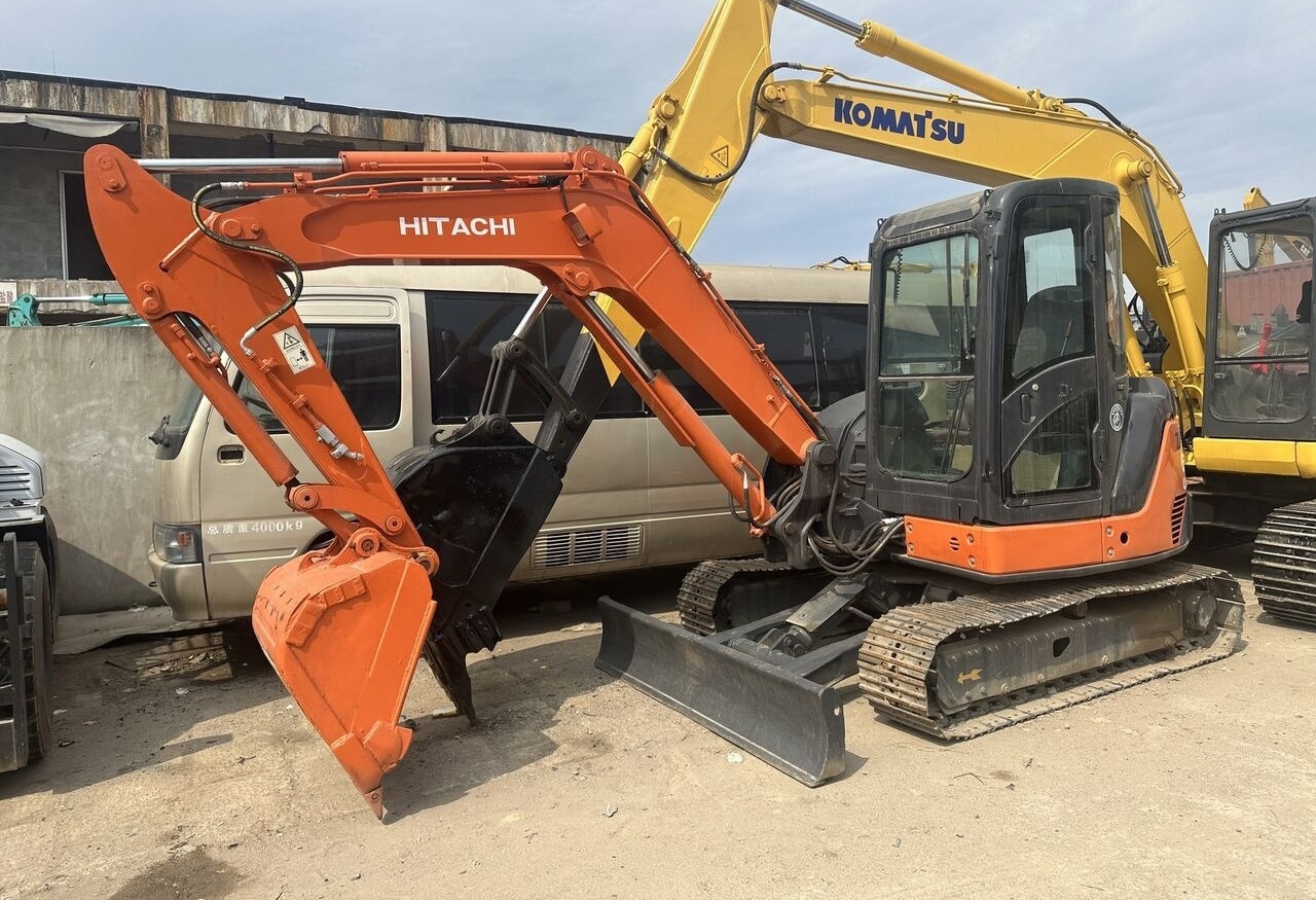 Hitachi ZX65 - מיני מחפר: תמונה 3 Hitachi ZX65 - מיני מחפר: תמונה 3