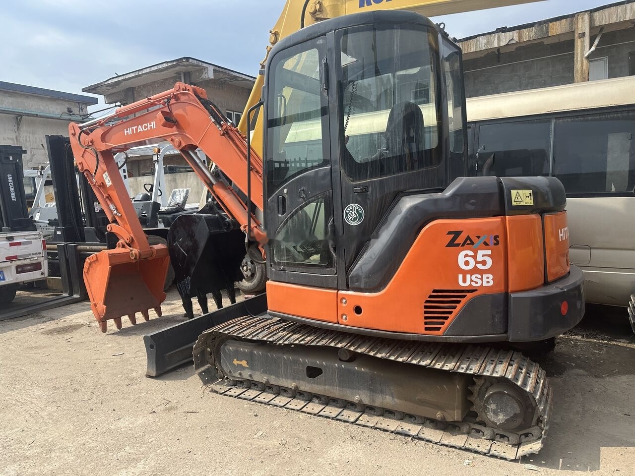 Hitachi ZX65 - מיני מחפר: תמונה 5 Hitachi ZX65 - מיני מחפר: תמונה 5