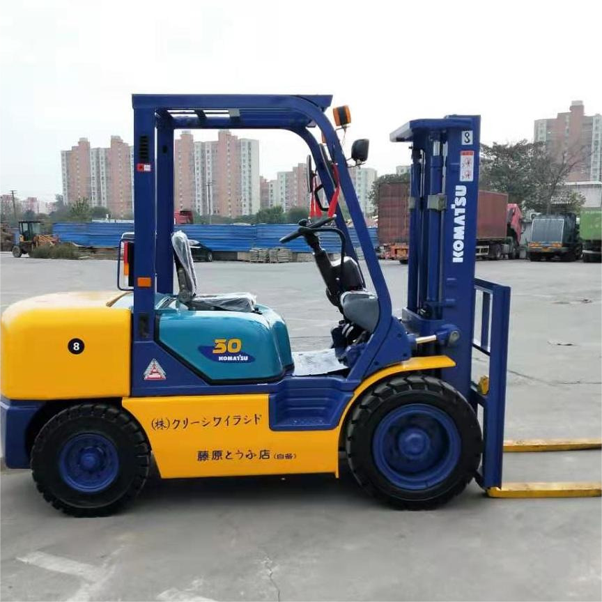 Komatsu FD30T - מלגזת סולר: תמונה 4 Komatsu FD30T - מלגזת סולר: תמונה 4