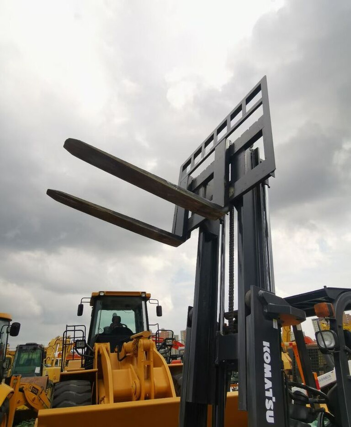 Komatsu FD50 - מלגזת סולר: תמונה 3 Komatsu FD50 - מלגזת סולר: תמונה 3
