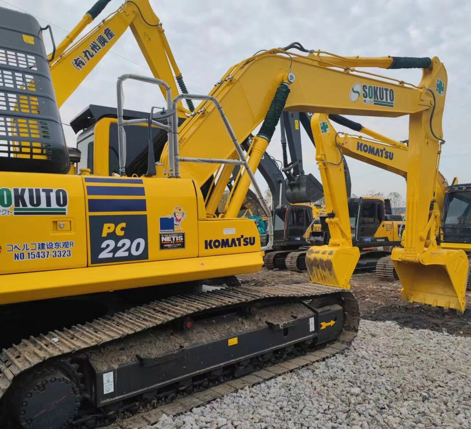 Komatsu PC220-8 - מחפר סורק: תמונה 4 Komatsu PC220-8 - מחפר סורק: תמונה 4