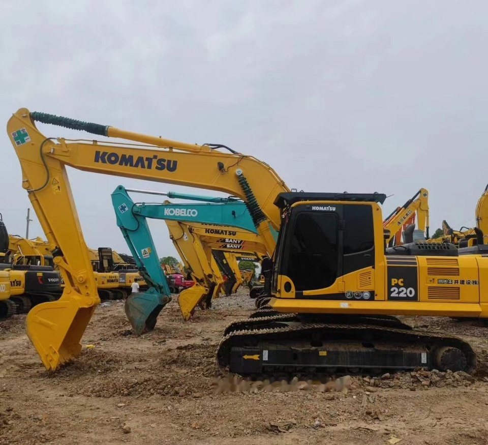 Komatsu PC220-8 - מחפר סורק: תמונה 3 Komatsu PC220-8 - מחפר סורק: תמונה 3