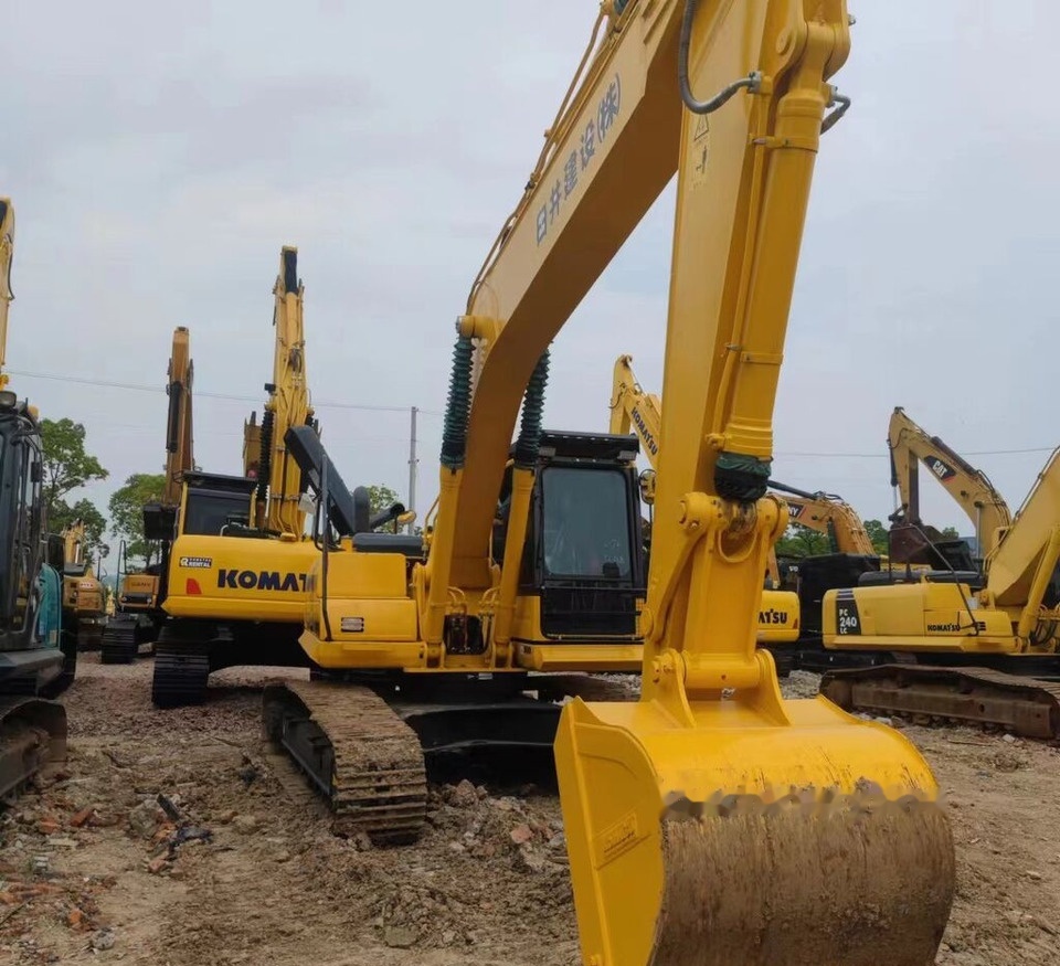Komatsu PC220-8 - מחפר סורק: תמונה 2 Komatsu PC220-8 - מחפר סורק: תמונה 2