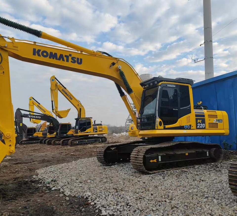 Komatsu PC220-8 - מחפר סורק: תמונה 1 Komatsu PC220-8 - מחפר סורק: תמונה 1