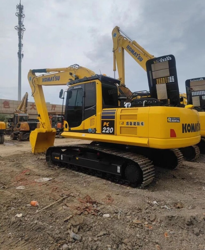 Komatsu PC220-8 - מחפר סורק: תמונה 2 Komatsu PC220-8 - מחפר סורק: תמונה 2