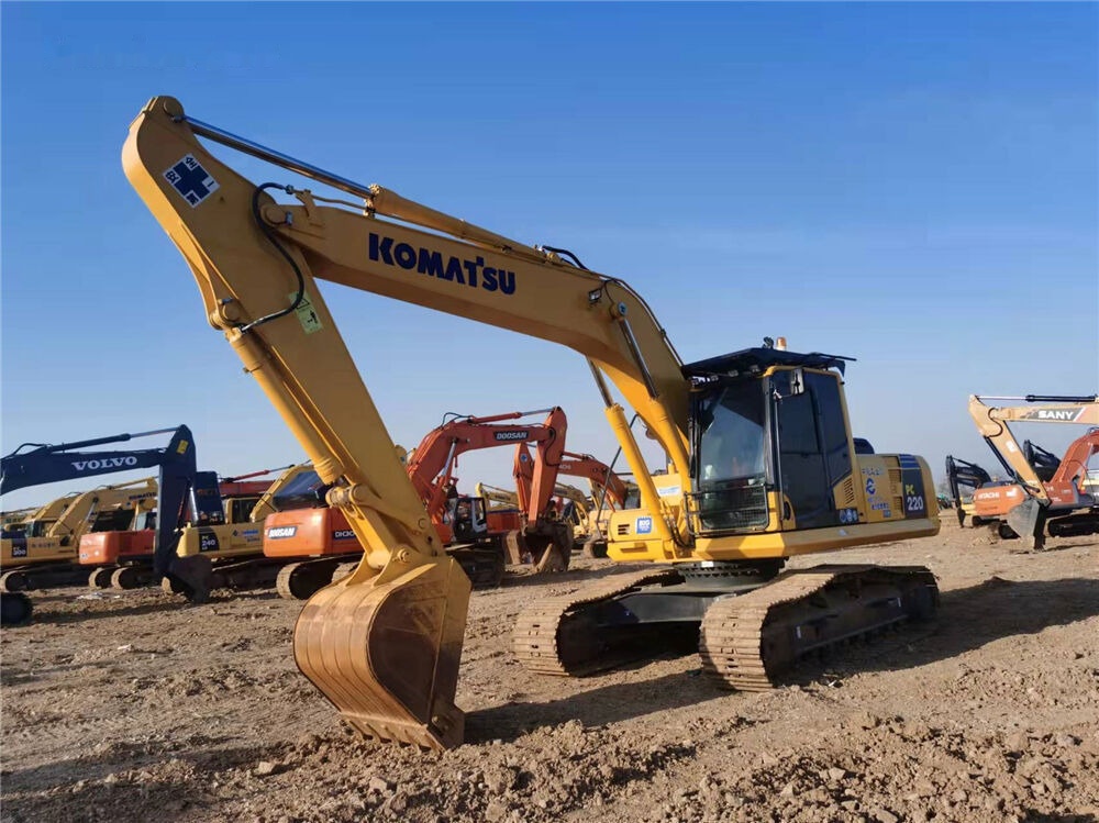Komatsu PC220 - מחפר סורק: תמונה 4 Komatsu PC220 - מחפר סורק: תמונה 4