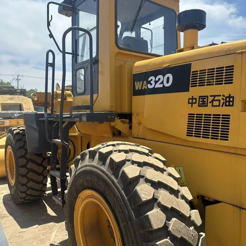 Komatsu WA320 - מעמיס גלגלים: תמונה 4 Komatsu WA320 - מעמיס גלגלים: תמונה 4