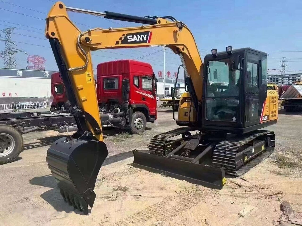 Sany SY75C - מיני מחפר: תמונה 1 Sany SY75C - מיני מחפר: תמונה 1