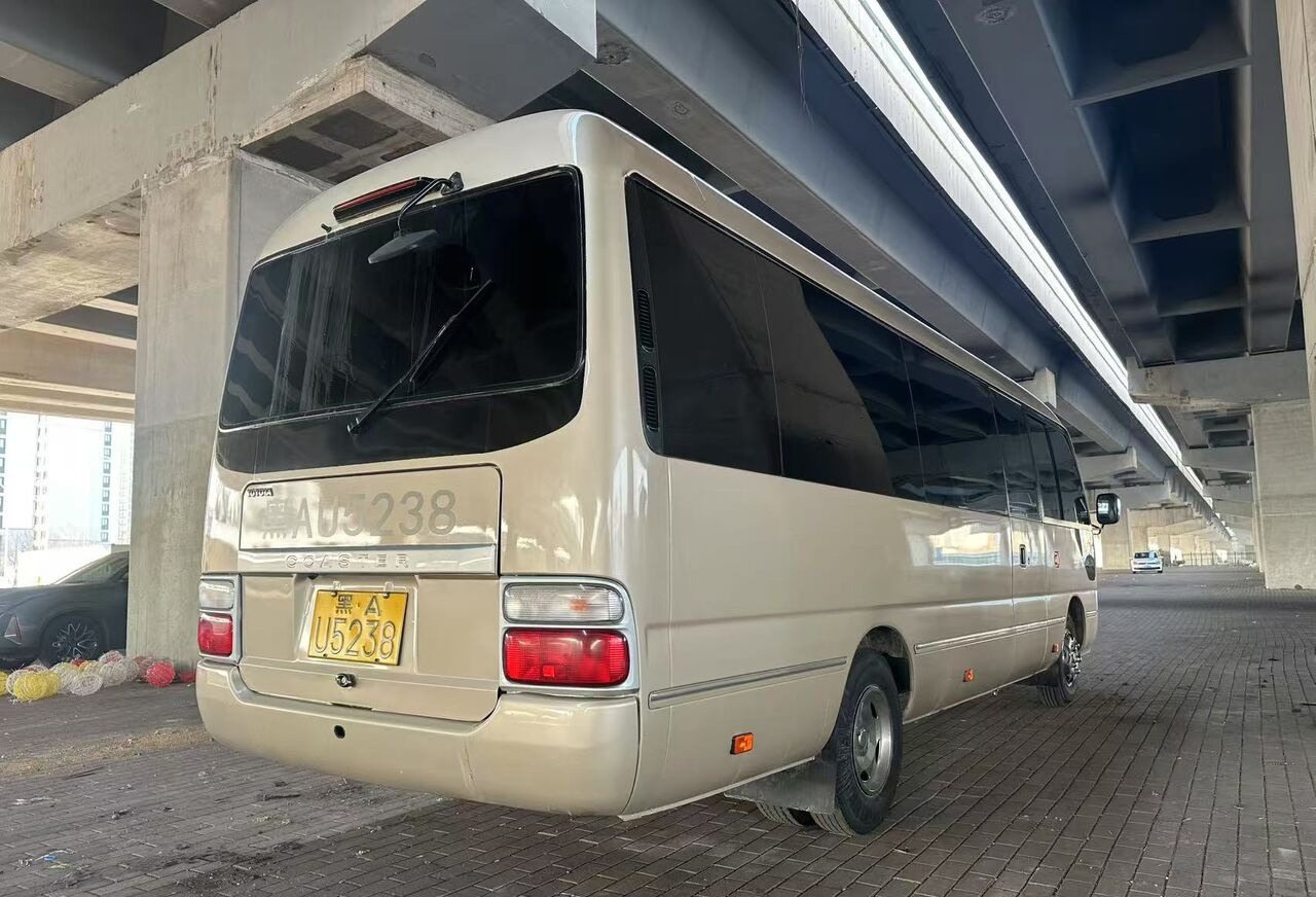 Toyota 1HZ - אוטובוס פרברים: תמונה 2 Toyota 1HZ - אוטובוס פרברים: תמונה 2
