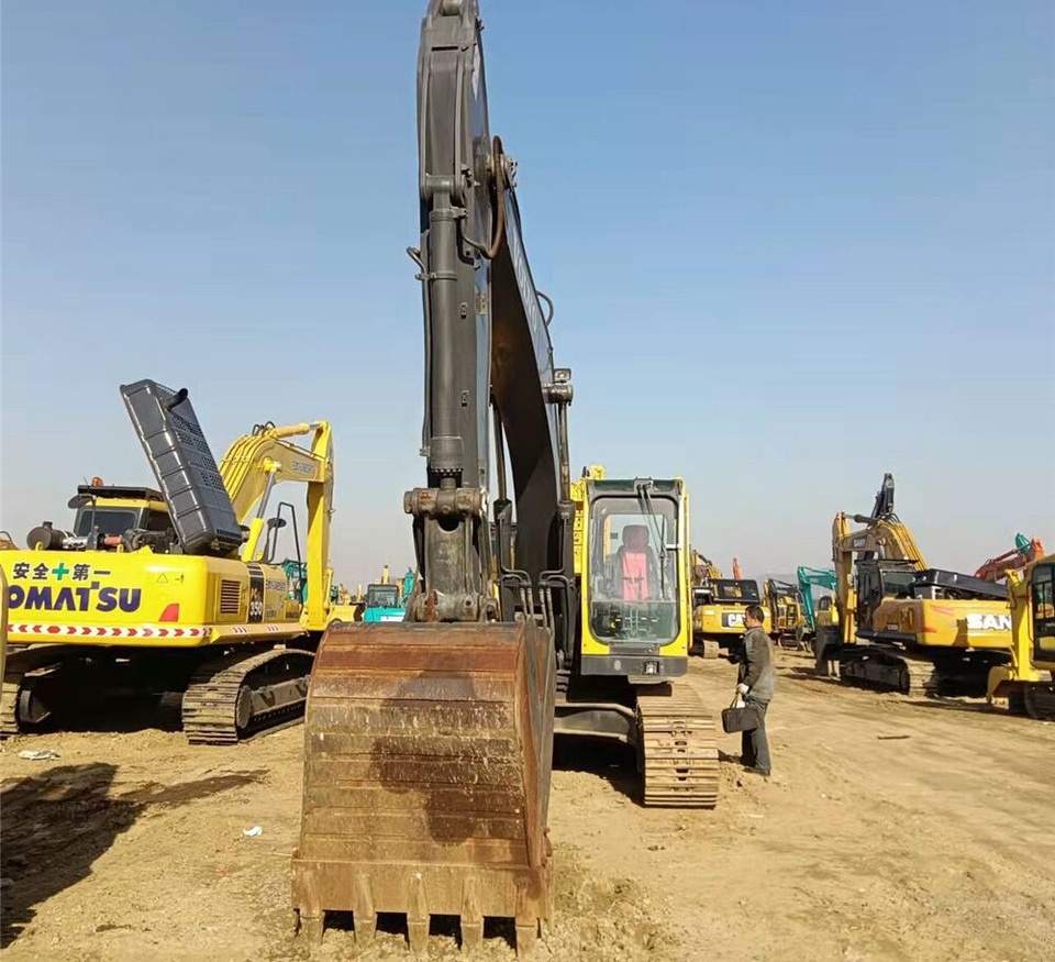 Volvo EC210B - מחפר סורק: תמונה 2 Volvo EC210B - מחפר סורק: תמונה 2