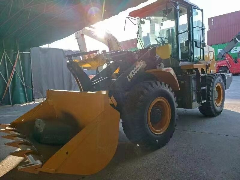XCMG LW300KN - מעמיס גלגלים: תמונה 2 XCMG LW300KN - מעמיס גלגלים: תמונה 2