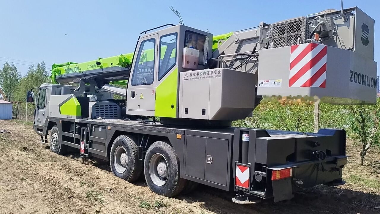 Zoomlion ZTC300V - עגורן נייד: תמונה 4 Zoomlion ZTC300V - עגורן נייד: תמונה 4