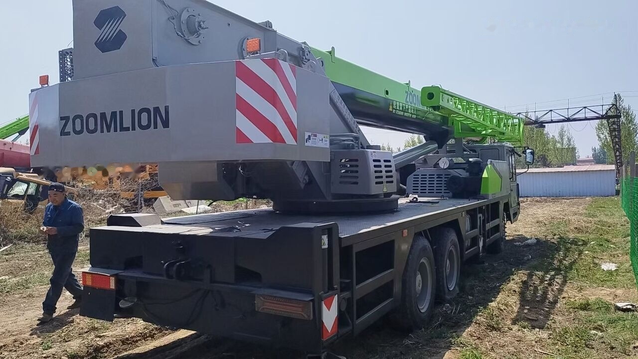 Zoomlion ZTC300V - עגורן נייד: תמונה 5 Zoomlion ZTC300V - עגורן נייד: תמונה 5