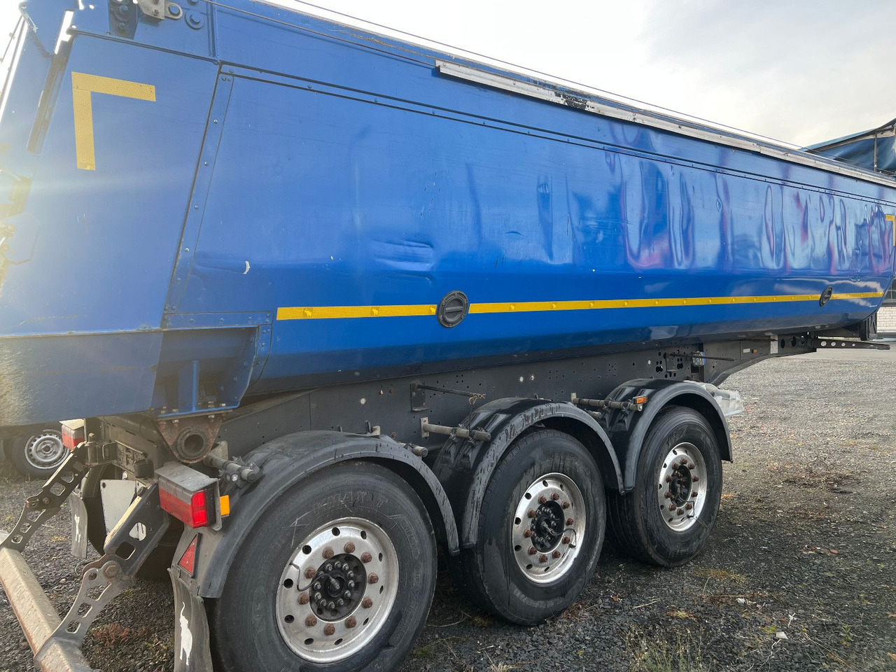 Schmitz Cargobull SKI SL 7.2 - סמיטריילר עם מזהיר: תמונה 2 Schmitz Cargobull SKI SL 7.2 - סמיטריילר עם מזהיר: תמונה 2