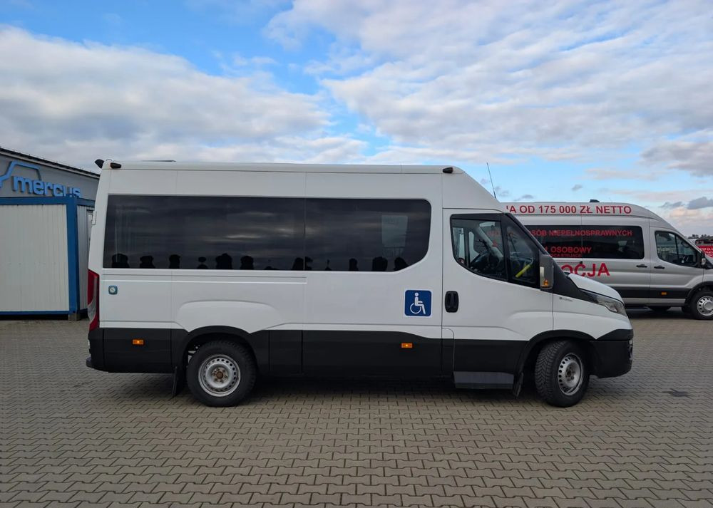 Iveco Daily - מיניבוס, כלי רכב מסחרי לנוסעים: תמונה 2 Iveco Daily - מיניבוס, כלי רכב מסחרי לנוסעים: תמונה 2