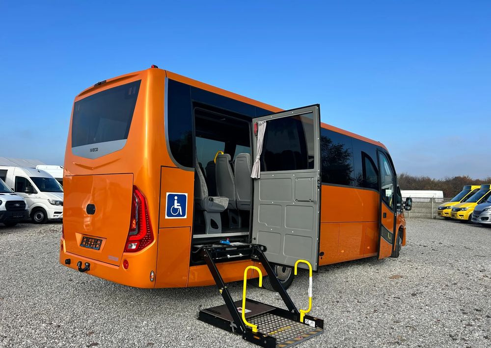 Iveco Daily - מיניבוס, כלי רכב מסחרי לנוסעים: תמונה 1 Iveco Daily - מיניבוס, כלי רכב מסחרי לנוסעים: תמונה 1