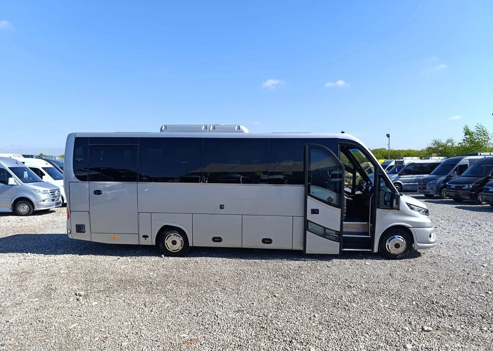 Iveco Daily - מיניבוס, כלי רכב מסחרי לנוסעים: תמונה 3 Iveco Daily - מיניבוס, כלי רכב מסחרי לנוסעים: תמונה 3