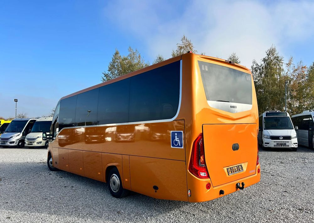 Iveco Daily - מיניבוס, כלי רכב מסחרי לנוסעים: תמונה 4 Iveco Daily - מיניבוס, כלי רכב מסחרי לנוסעים: תמונה 4