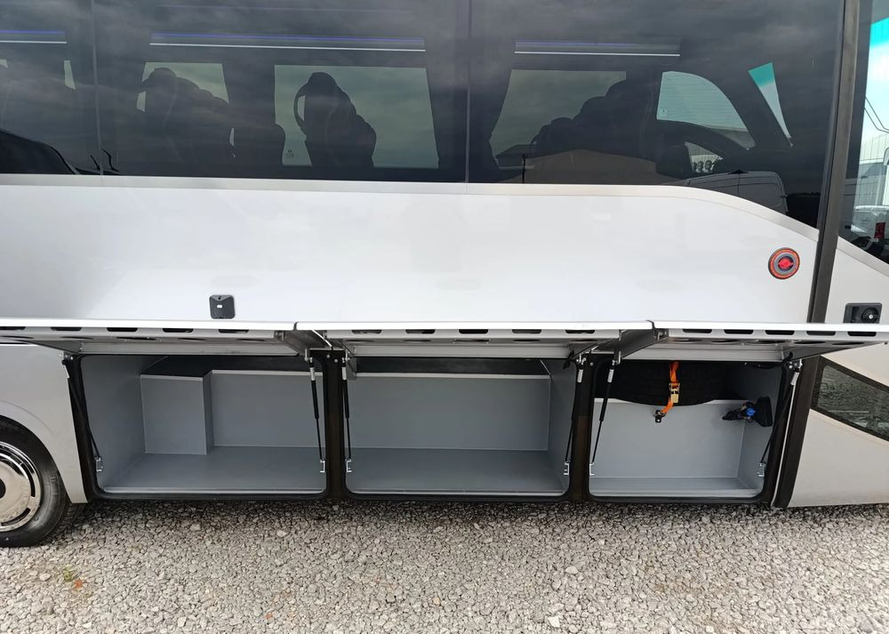 Iveco Daily - מיניבוס, כלי רכב מסחרי לנוסעים: תמונה 4 Iveco Daily - מיניבוס, כלי רכב מסחרי לנוסעים: תמונה 4