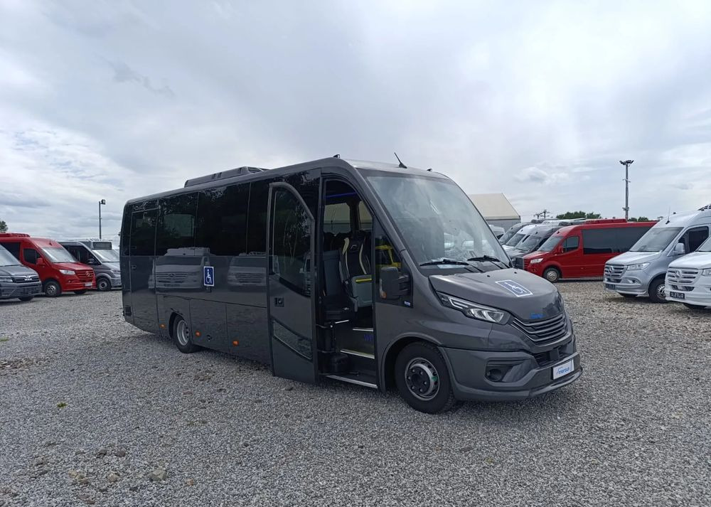 Iveco Mercus Daily 70C21 - מיניבוס, כלי רכב מסחרי לנוסעים: תמונה 3 Iveco Mercus Daily 70C21 - מיניבוס, כלי רכב מסחרי לנוסעים: תמונה 3