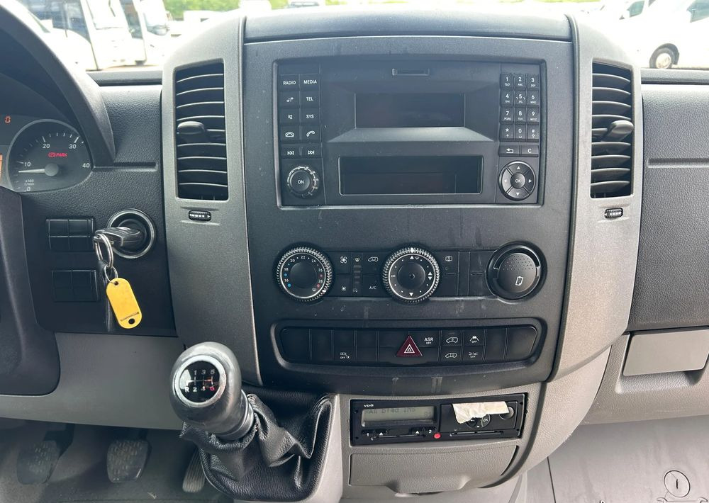 מיניבוס, כלי רכב מסחרי לנוסעים Mercedes-Benz Sprinter 519: תמונה 14