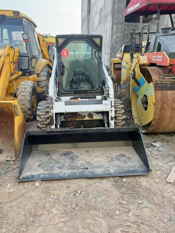 BOBCAT S185 - מעמיס היגוי החלקה: תמונה 1 BOBCAT S185 - מעמיס היגוי החלקה: תמונה 1