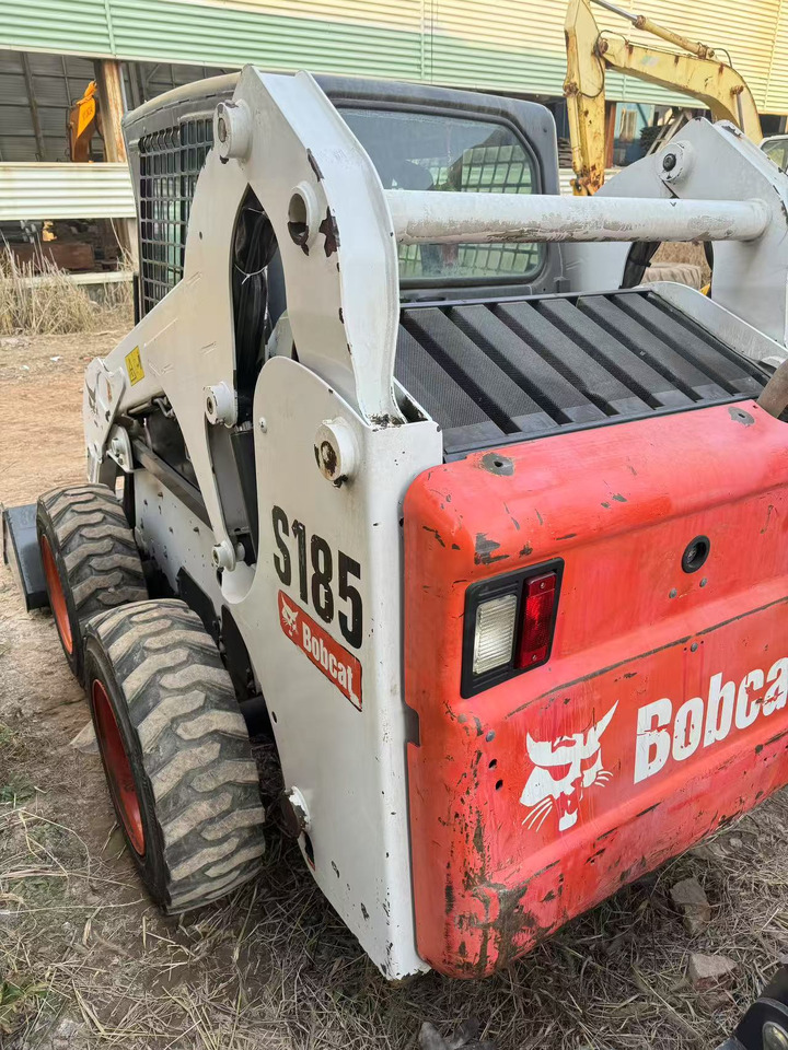 BOBCAT S185 - מעמיס היגוי החלקה: תמונה 2 BOBCAT S185 - מעמיס היגוי החלקה: תמונה 2