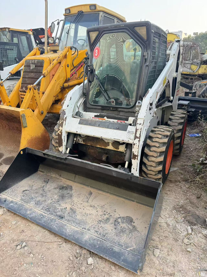 BOBCAT S185 - מעמיס היגוי החלקה: תמונה 3 BOBCAT S185 - מעמיס היגוי החלקה: תמונה 3