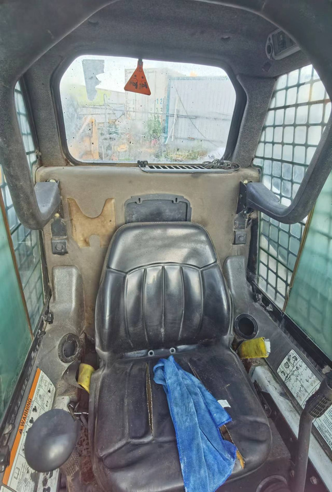 BOBCAT s160 - מעמיס היגוי החלקה: תמונה 4 BOBCAT s160 - מעמיס היגוי החלקה: תמונה 4