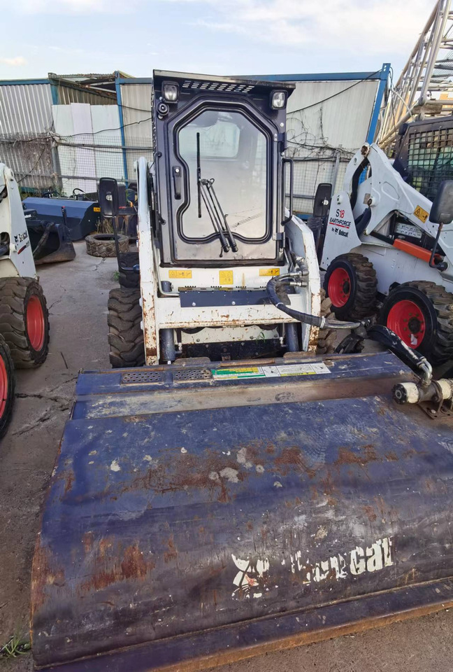 Bobcat S16 - מעמיס היגוי החלקה: תמונה 4 Bobcat S16 - מעמיס היגוי החלקה: תמונה 4