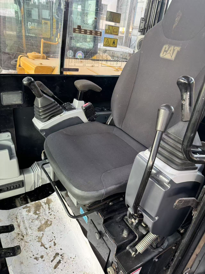 CATERPILLAR 305.5E2 - מיני מחפר: תמונה 3 CATERPILLAR 305.5E2 - מיני מחפר: תמונה 3