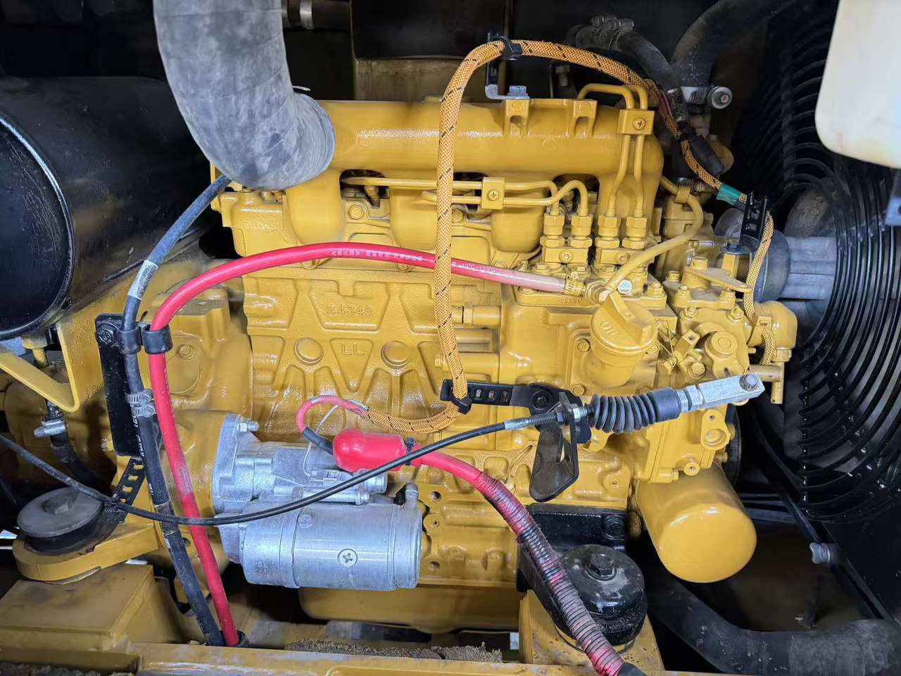 CATERPILLAR 305.5E2 - מיני מחפר: תמונה 4 CATERPILLAR 305.5E2 - מיני מחפר: תמונה 4