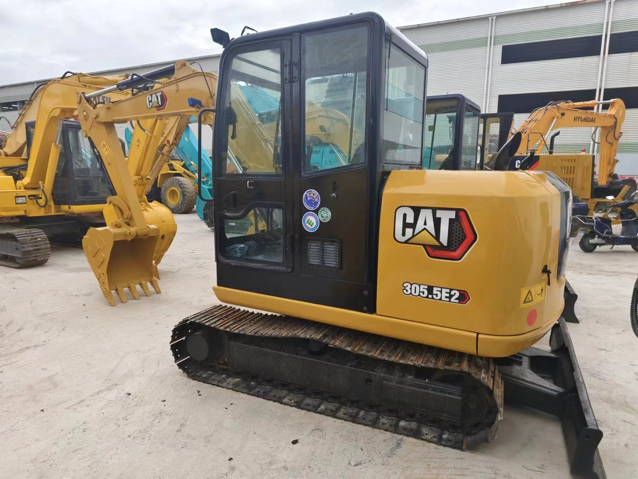 CATERPILLAR 305.5E2 - מיני מחפר: תמונה 4 CATERPILLAR 305.5E2 - מיני מחפר: תמונה 4