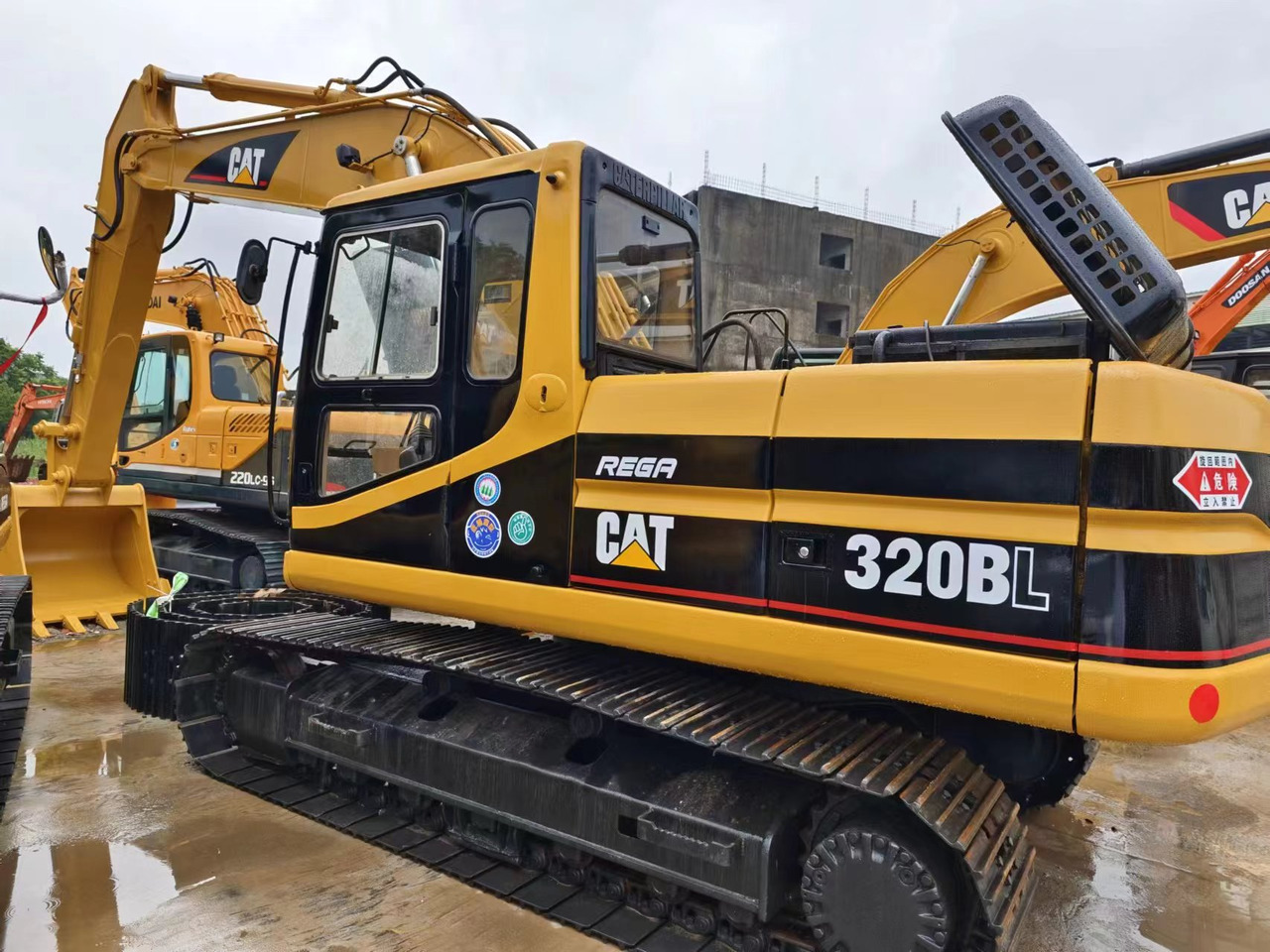 CATERPILLAR 320BL - מחפר סורק: תמונה 1 CATERPILLAR 320BL - מחפר סורק: תמונה 1