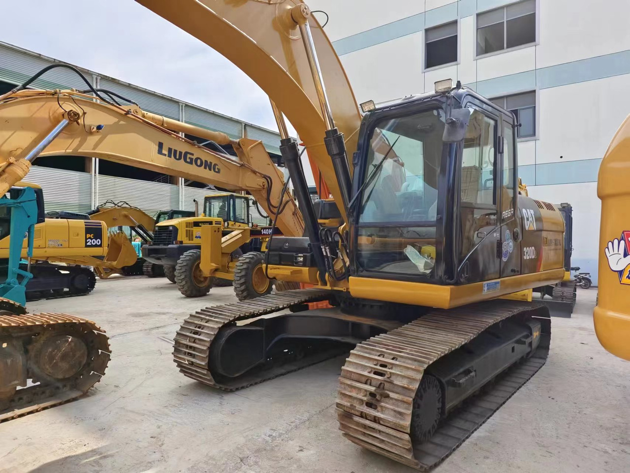 CATERPILLAR CAT 320D2 - מחפר סורק: תמונה 3 CATERPILLAR CAT 320D2 - מחפר סורק: תמונה 3