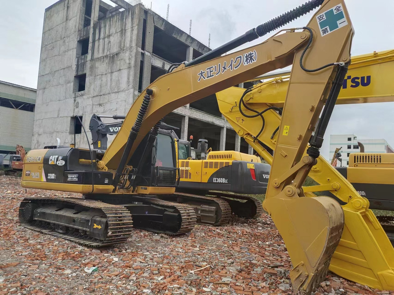 CATERPILLAR CAT 320D - מחפר סורק: תמונה 1 CATERPILLAR CAT 320D - מחפר סורק: תמונה 1