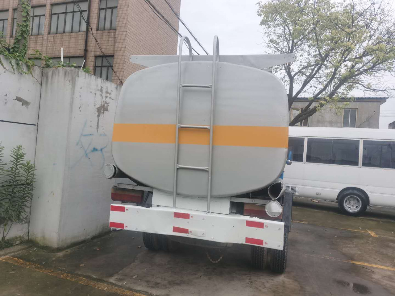 DONGFENG 6ton - משאית מכל: תמונה 4 DONGFENG 6ton - משאית מכל: תמונה 4