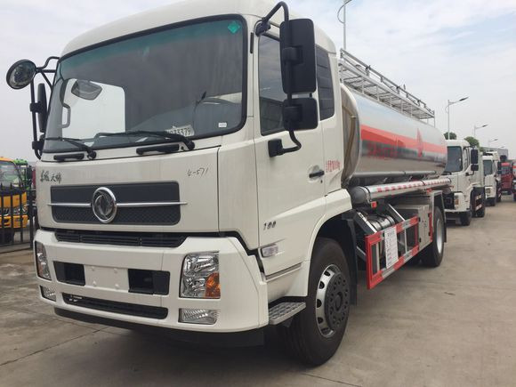 DONGFENG Tank truck - משאית מכל: תמונה 1 DONGFENG Tank truck - משאית מכל: תמונה 1