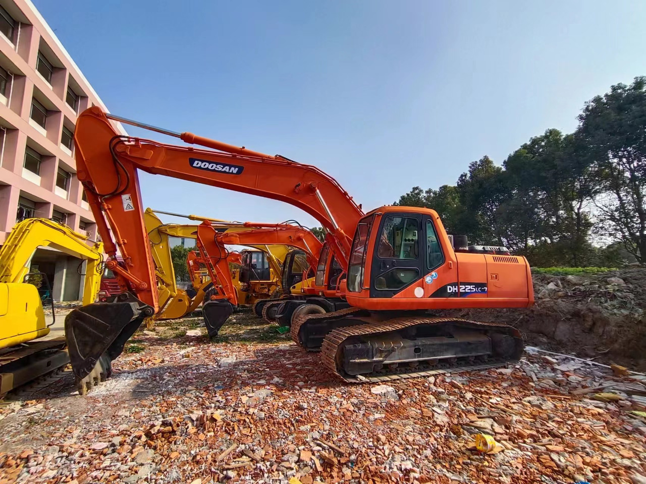 DOOSAN DH225LC-7 - מחפר סורק: תמונה 1 DOOSAN DH225LC-7 - מחפר סורק: תמונה 1