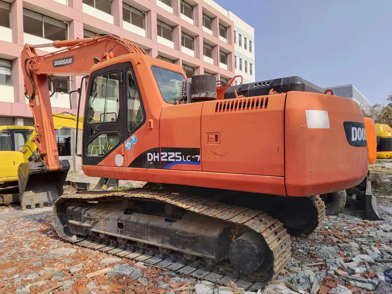 DOOSAN DH225LC-7 - מחפר סורק: תמונה 2 DOOSAN DH225LC-7 - מחפר סורק: תמונה 2