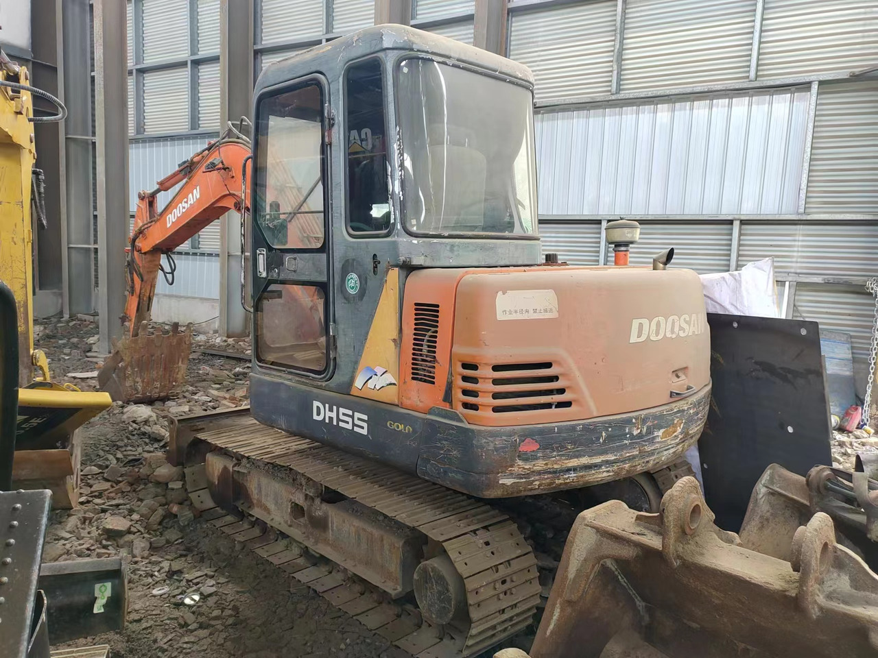 DOOSAN DH55 - מיני מחפר: תמונה 2 DOOSAN DH55 - מיני מחפר: תמונה 2